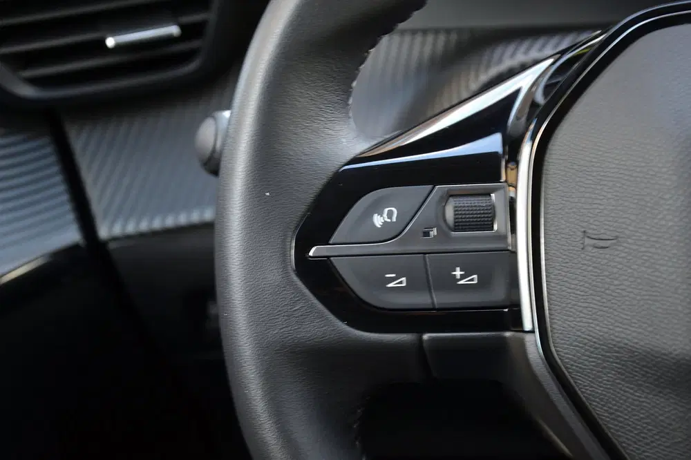 Peugeot 208 1.2 PureTech 100PK Allure Pack uit 2023, foto 15