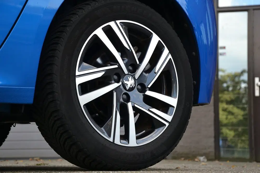 Peugeot 208 1.2 PureTech 100PK Allure Pack uit 2023, foto 5