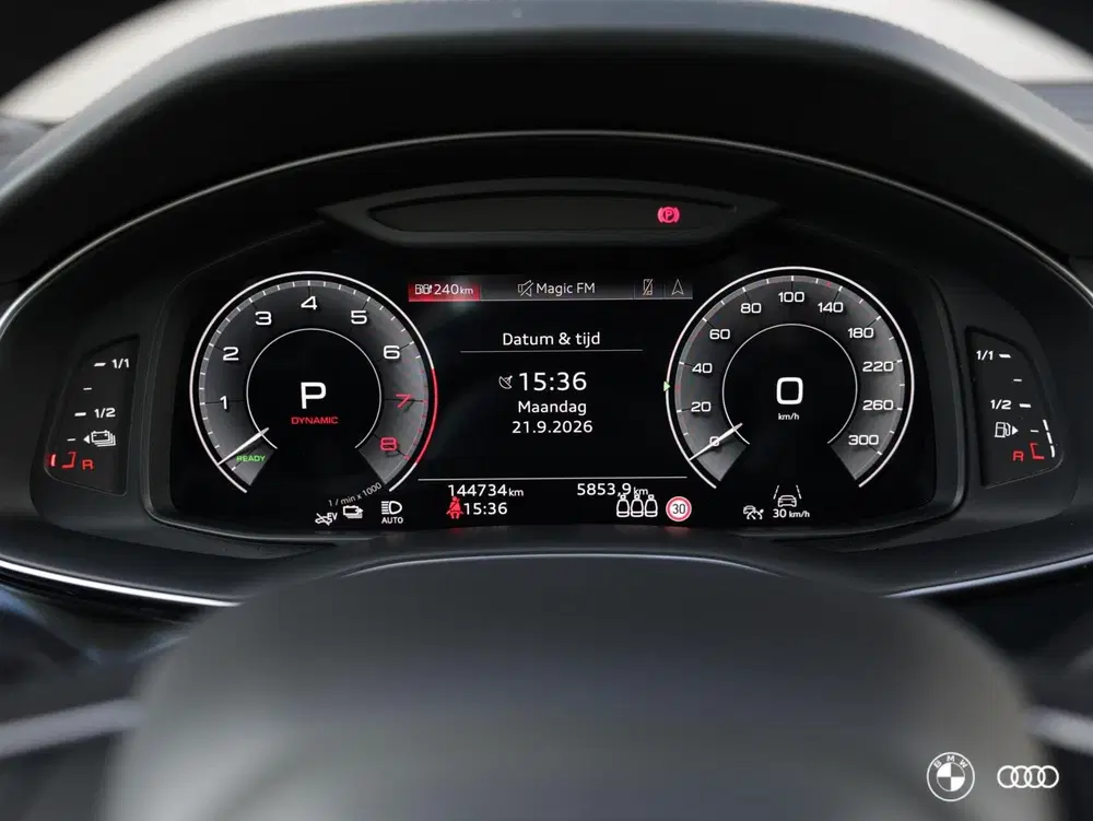 Audi Q7 55 TFSIe S LINE uit 2021, foto 10