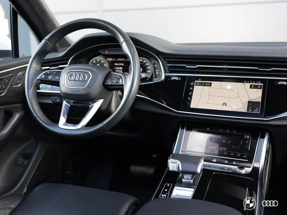 Audi Q7 55 TFSIe S LINE uit 2021, foto 2