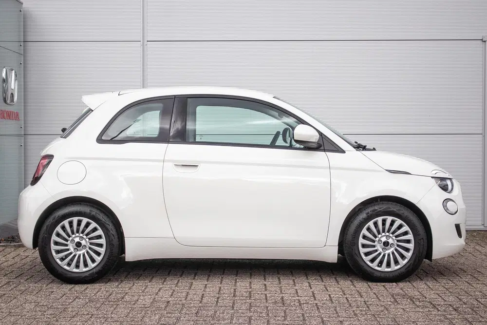 Fiat 500 Urban 24 kWh uit 2023, foto 2