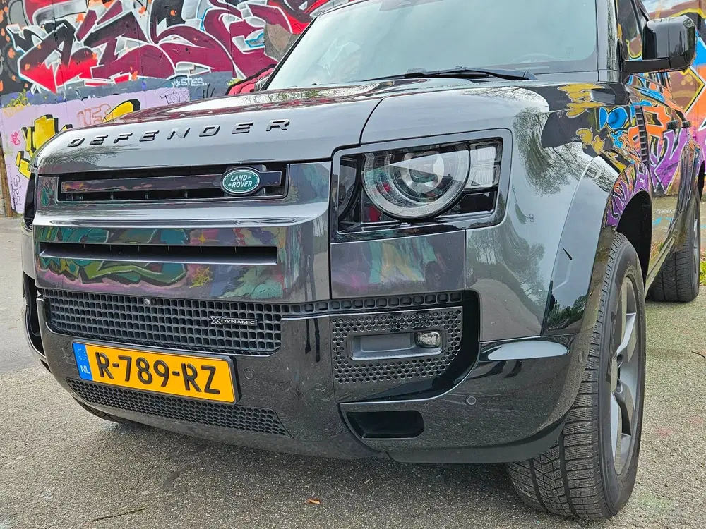 Land Rover Defender 110 2.0 P400e X-Dynamic HSE uit 2022, foto 2