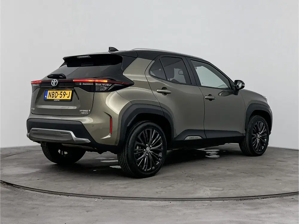 Toyota Yaris Cross 1.5 Hybrid AWD Adventure uit 2022, foto 2
