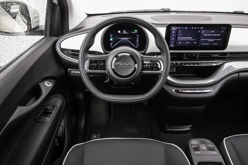 Fiat 500 Urban 24 kWh uit 2023, foto 12