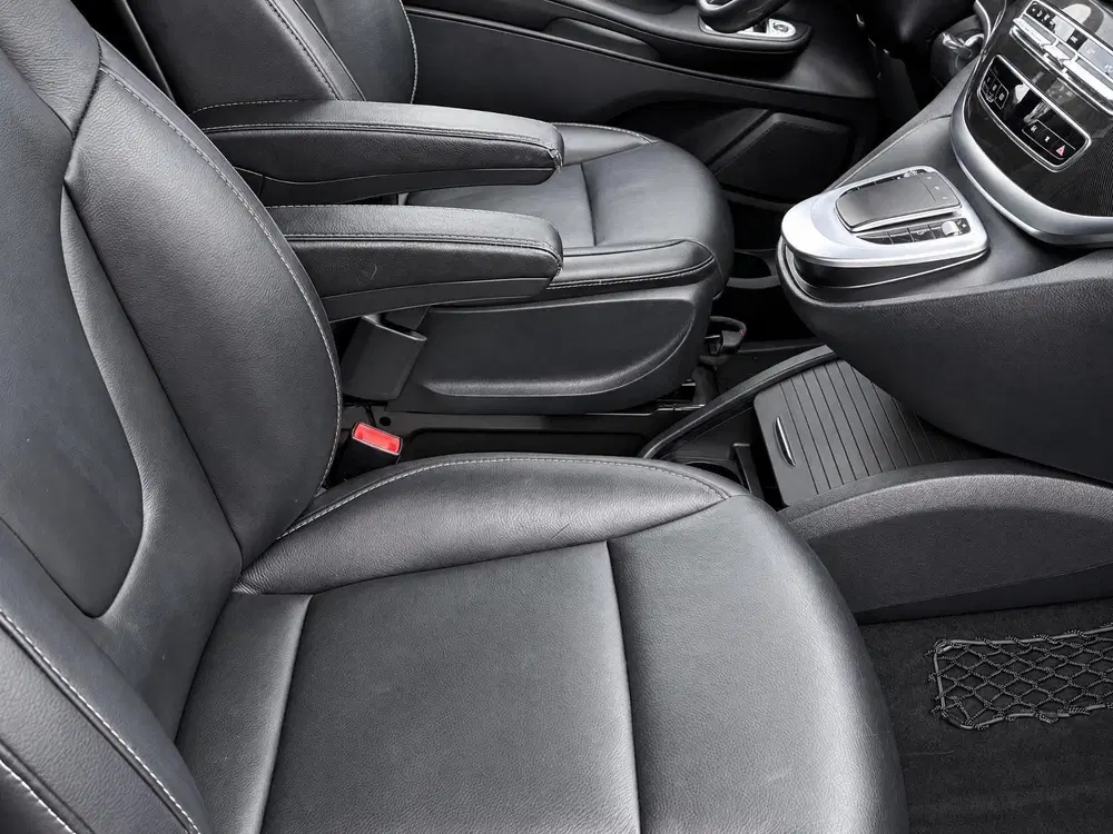 Mercedes-Benz V-Klasse 220d Lang DC uit 2020, foto 7