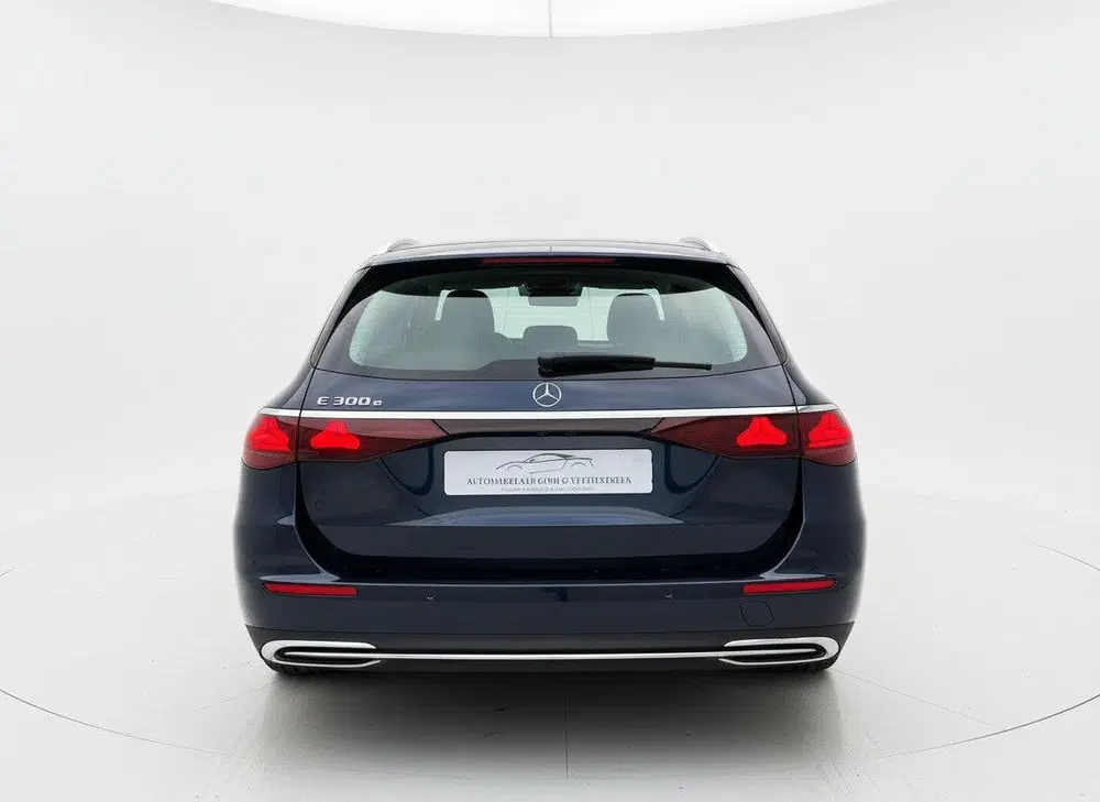 Mercedes-Benz E-Klasse 300 e Exclusive Line uit 2025, foto 4
