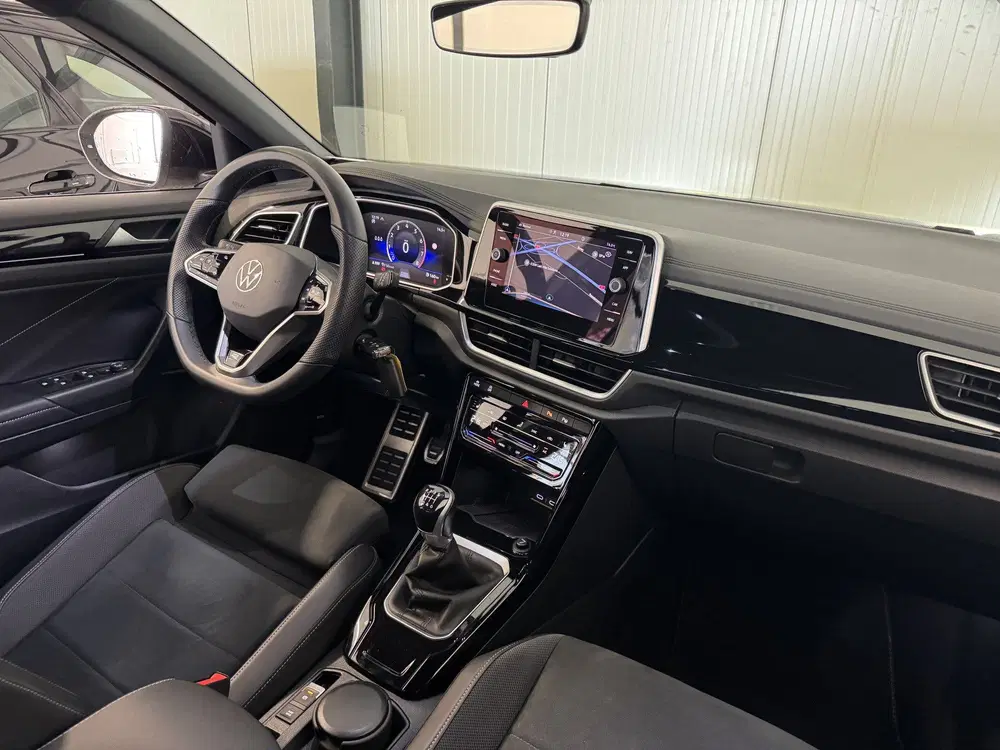 Volkswagen T-Roc TSI 110PK R-LINE BUSINESS CAMERA uit 2023, foto 6