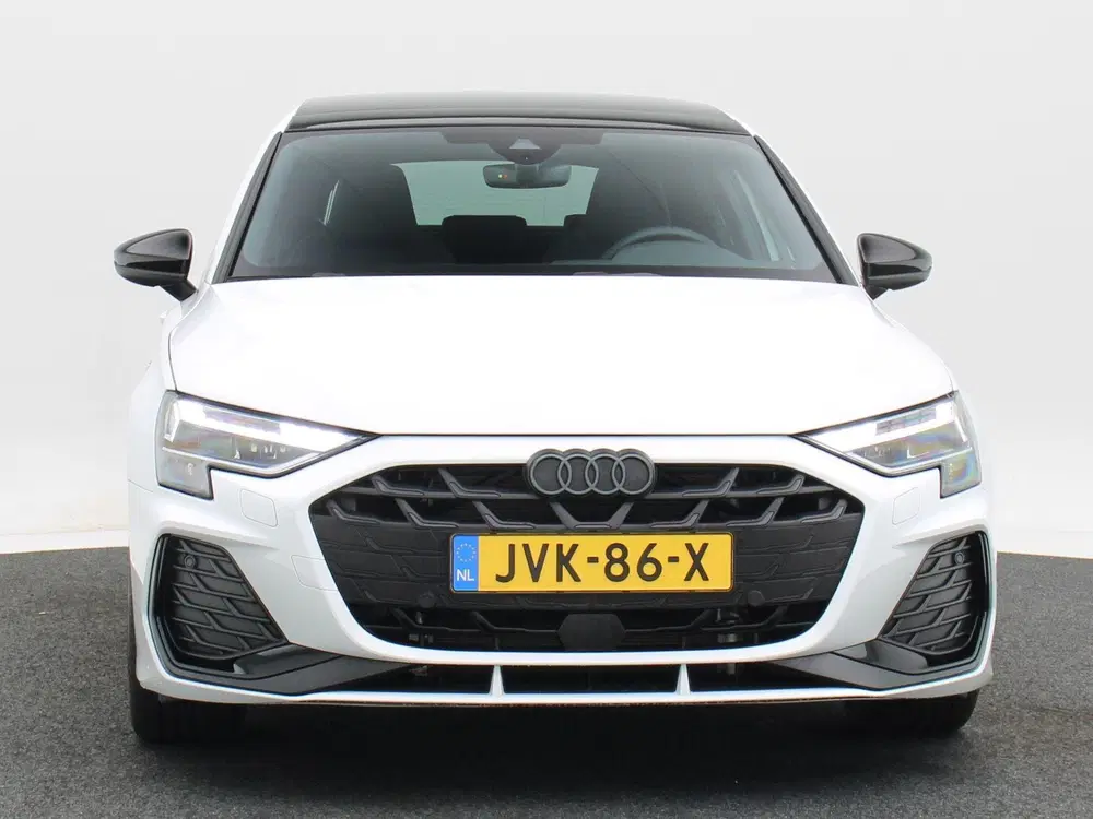 Audi A3 45 TFSi e 272 Pk S edition Competition uit 2025, foto 4