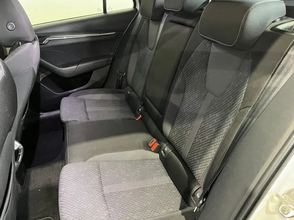 Skoda Octavia 1.4 TSI iV PHEV Business Edition uit 2021, foto 11