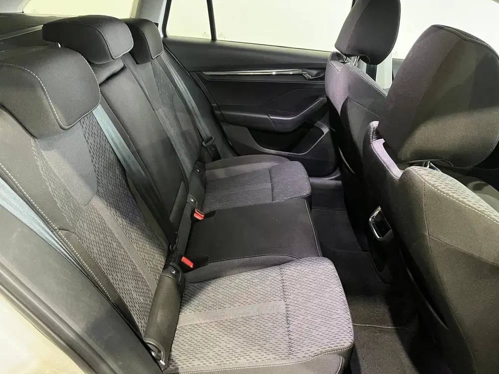 Skoda Octavia 1.4 TSI iV PHEV Business Edition uit 2021, foto 12