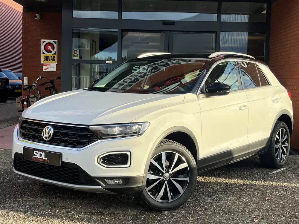 Volkswagen T-Roc 1.5 TSI Style uit 2019, foto 2