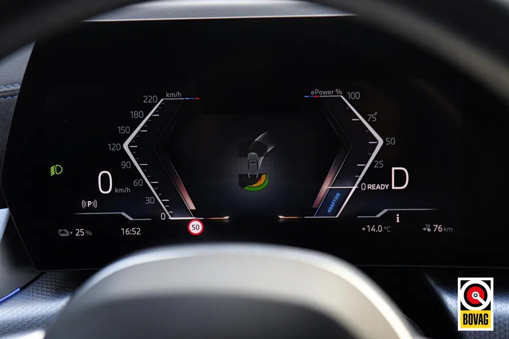 BMW iX2 eDrive20 M-Sport M-Pakket uit 2024, foto 11