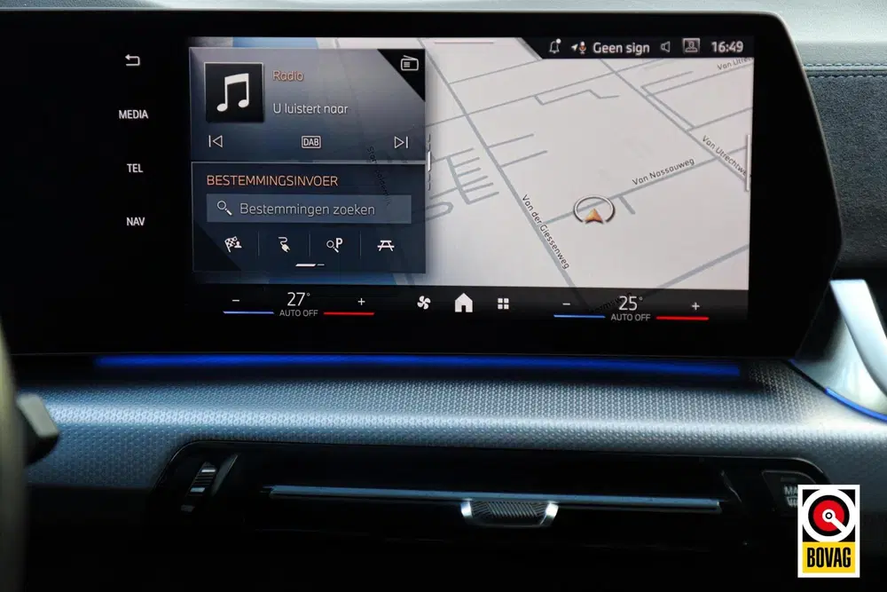 BMW iX2 eDrive20 M-Sport M-Pakket uit 2024, foto 12