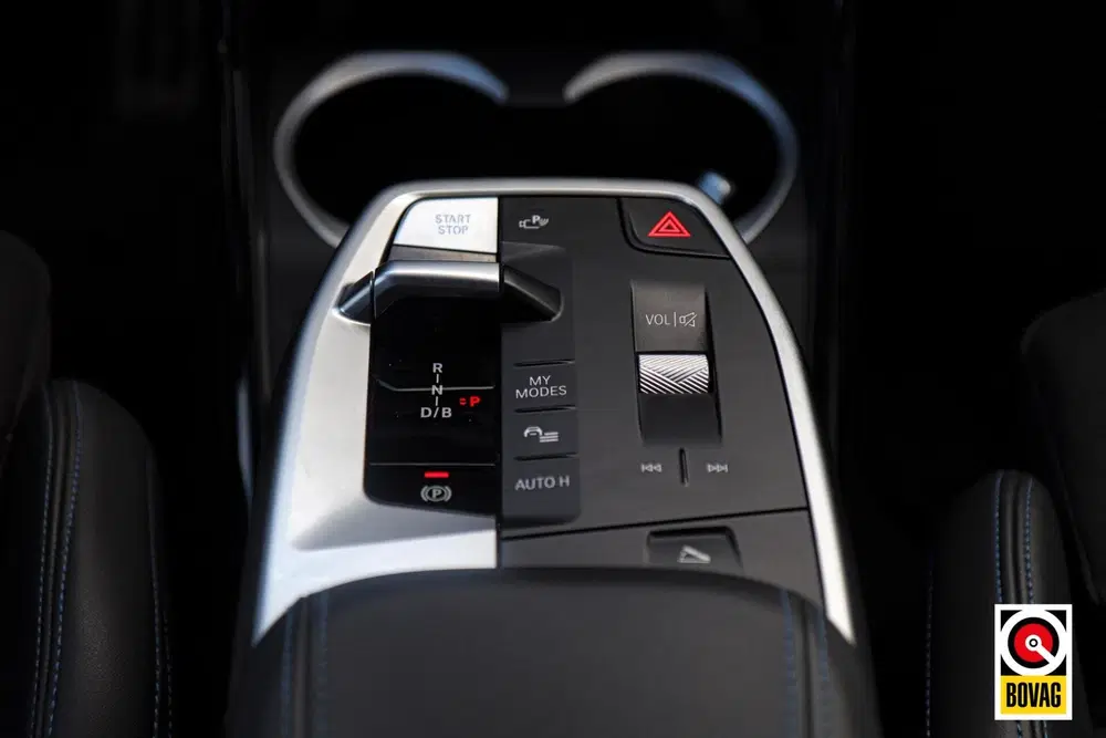 BMW iX2 eDrive20 M-Sport M-Pakket uit 2024, foto 13