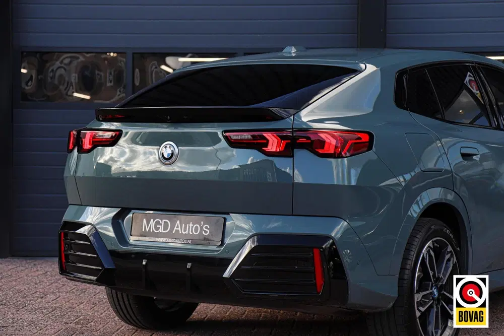 BMW iX2 eDrive20 M-Sport M-Pakket uit 2024, foto 5