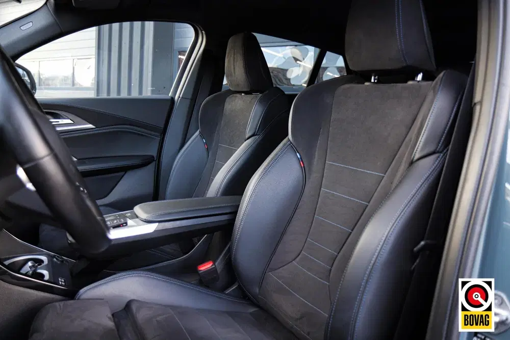 BMW iX2 eDrive20 M-Sport M-Pakket uit 2024, foto 6