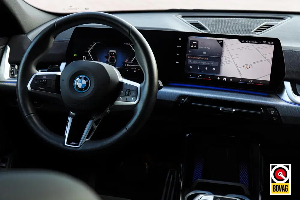 BMW iX2 eDrive20 M-Sport M-Pakket uit 2024, foto 9