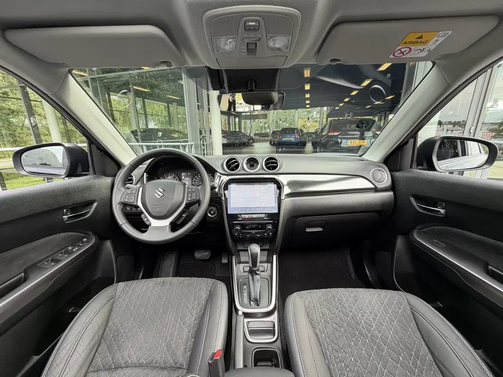 Suzuki Vitara 1.4 Boosterjet Smart Hybrid Style Automaat uit 2025, foto 3