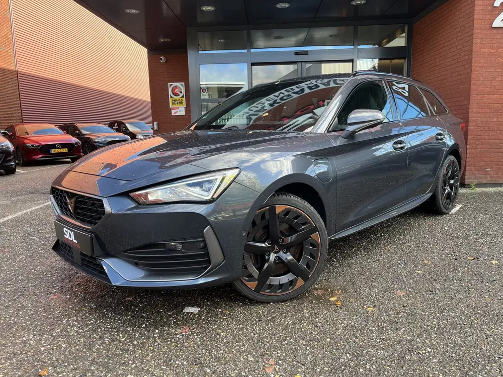 Cupra Leon 1.4 e-Hybrid VZ Copper Edition 245PK uit 2020, foto 2