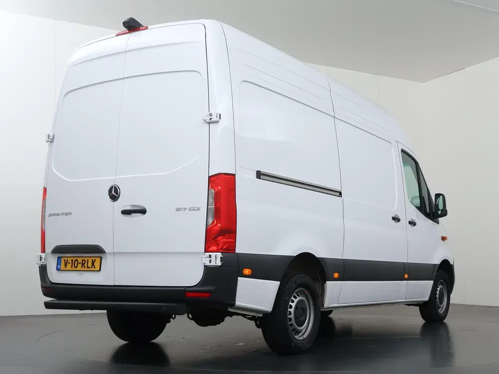 Mercedes-Benz Sprinter 317 CDI uit 2024, foto 2