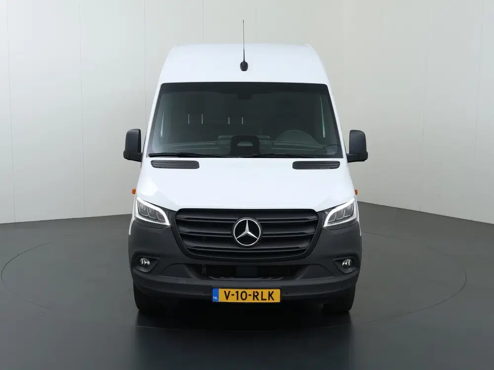 Mercedes-Benz Sprinter 317 CDI uit 2024, foto 3