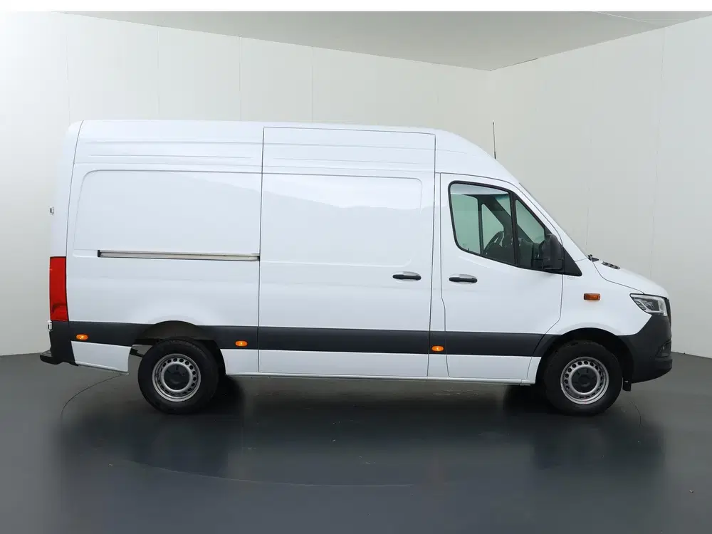 Mercedes-Benz Sprinter 317 CDI uit 2024, foto 6