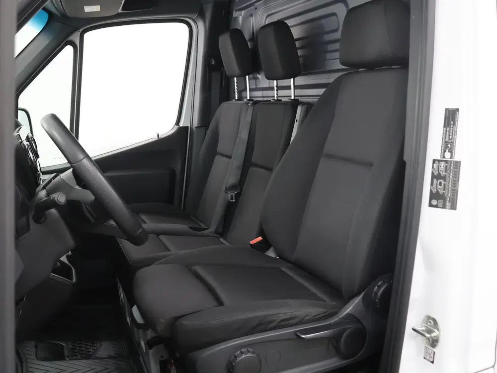 Mercedes-Benz Sprinter 317 CDI uit 2024, foto 8