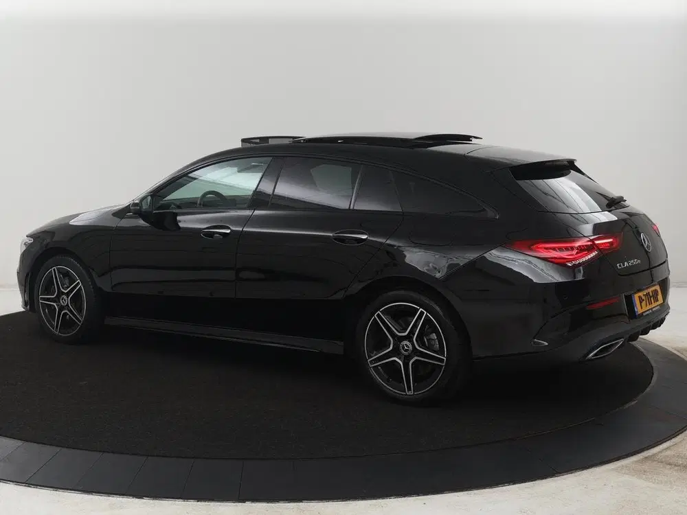 Mercedes-Benz CLA 250 e Business Solut uit 2022, foto 2