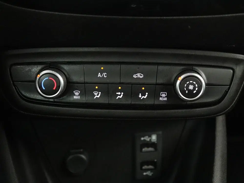 Opel Crossland 1.2 Turbo 120 Jaar Edition uit 2019, foto 13