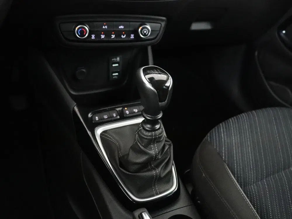 Opel Crossland 1.2 Turbo 120 Jaar Edition uit 2019, foto 8