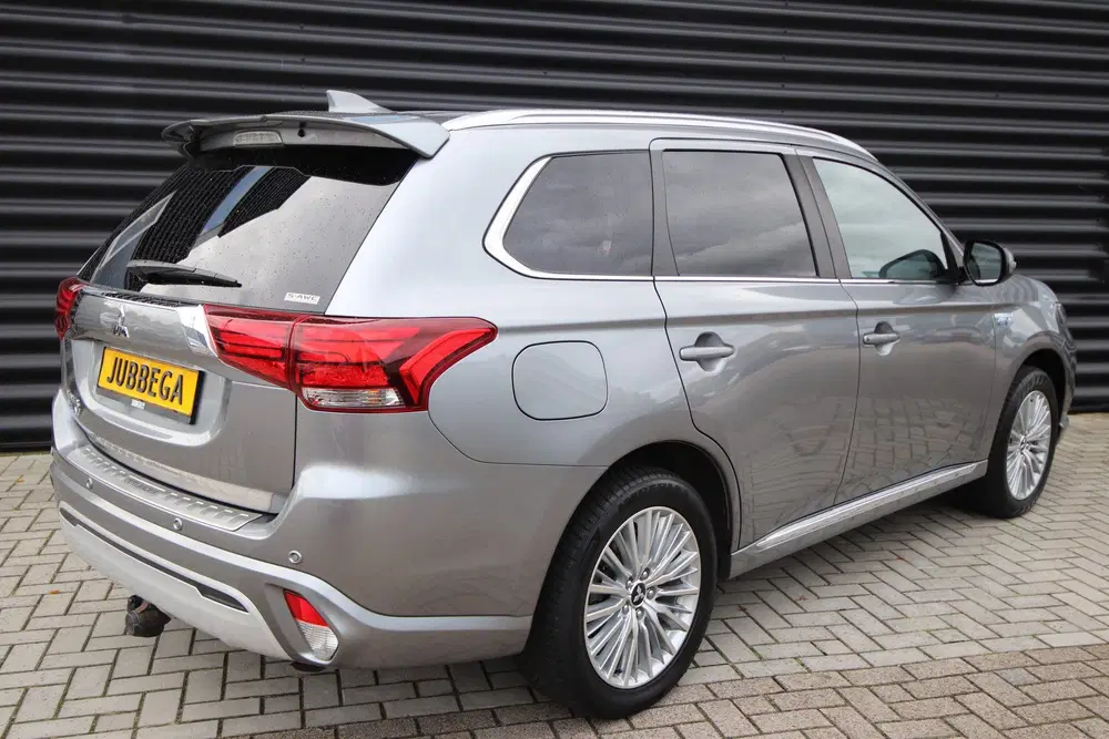 Mitsubishi Outlander 2.4 PHEV Instyle Opendak uit 2020, foto 2