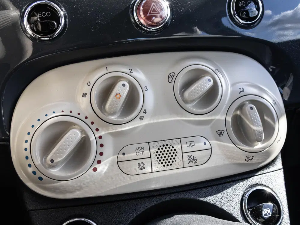 Fiat 500C 0.9 TwinAir Turbo Lounge uit 2019, foto 12
