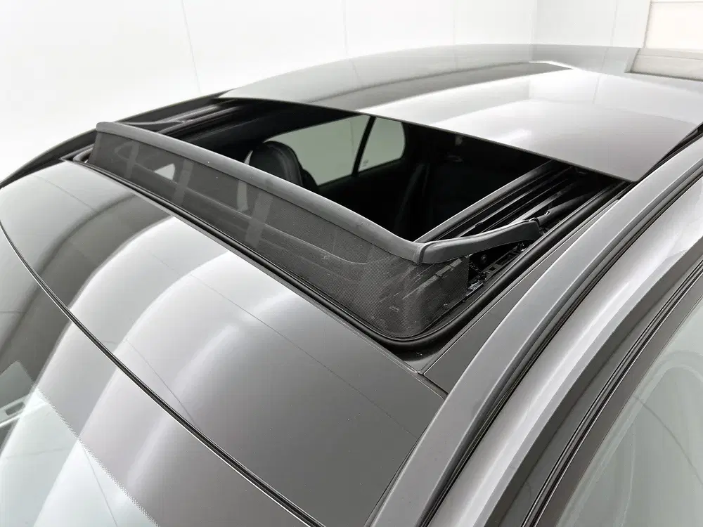 Mercedes-Benz E-Klasse 300 e Sport Edition uit 2025, foto 13