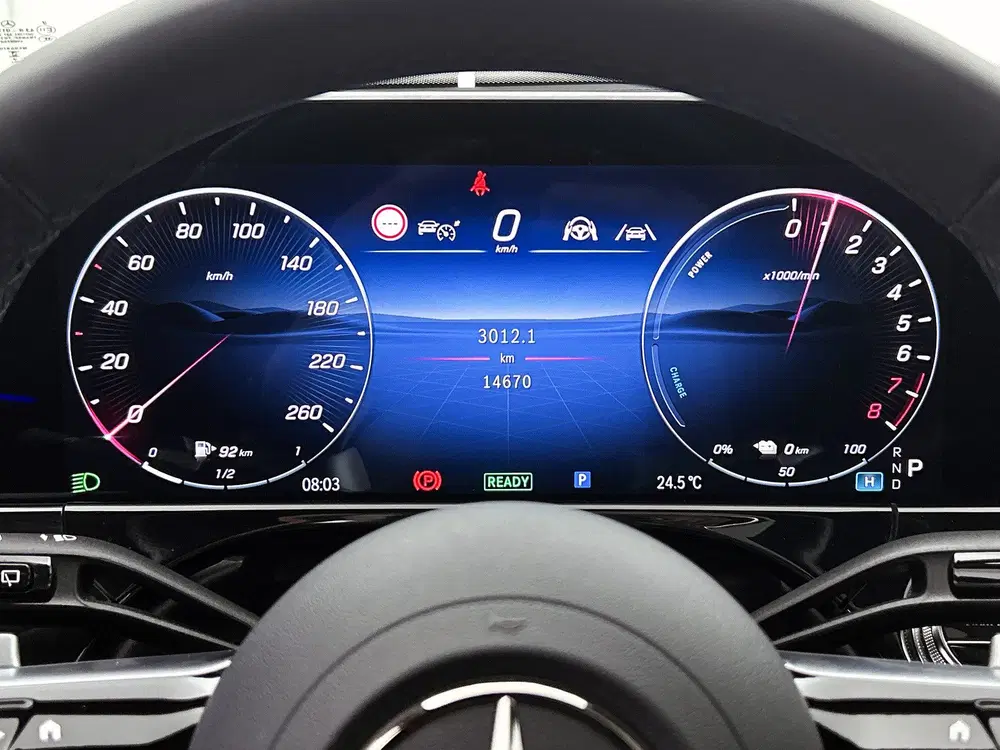 Mercedes-Benz E-Klasse 300 e Sport Edition uit 2025, foto 6