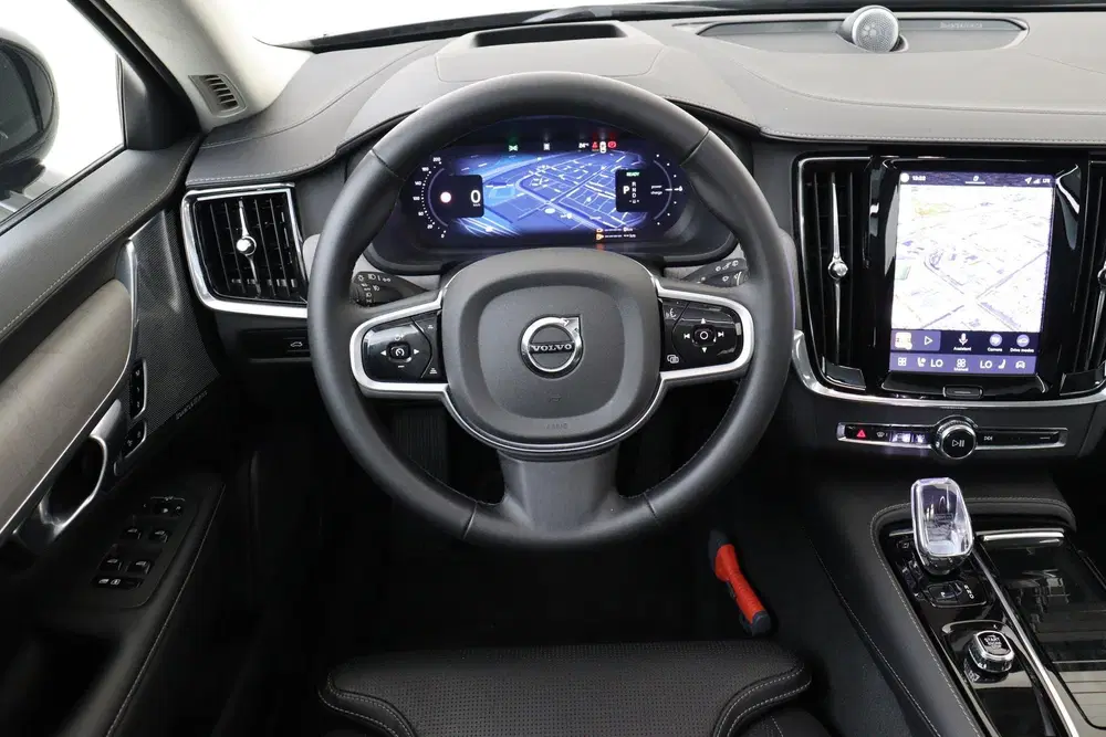 Volvo V90 T8 PLUG-IN HYBRID AWD ULTRA EXECUTIVE EDIT uit 2025, foto 2
