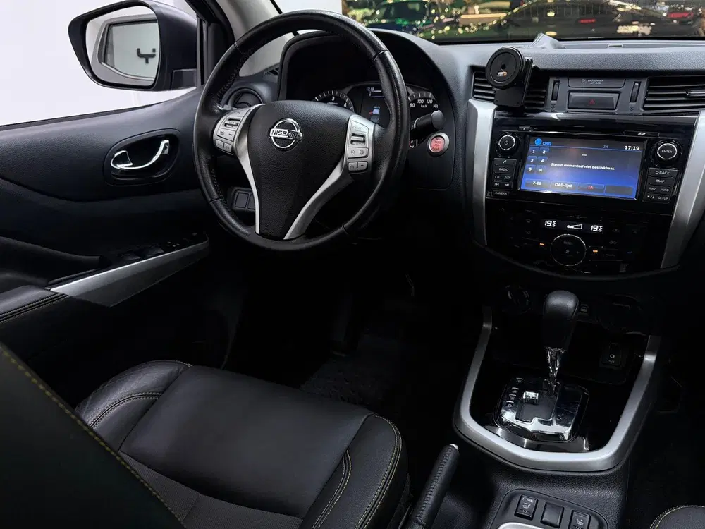Nissan Navara 2.3 dCi N-Connecta Double Cab NL-AUTO uit 2020, foto 10