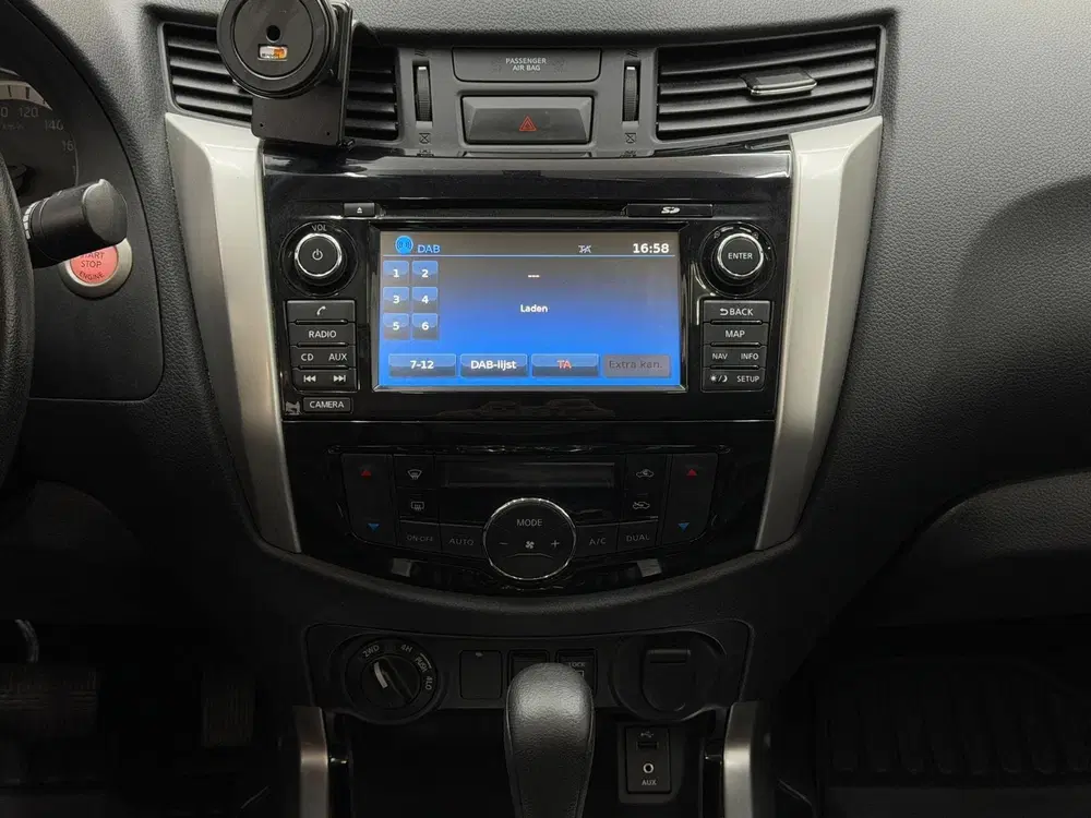 Nissan Navara 2.3 dCi N-Connecta Double Cab NL-AUTO uit 2020, foto 11