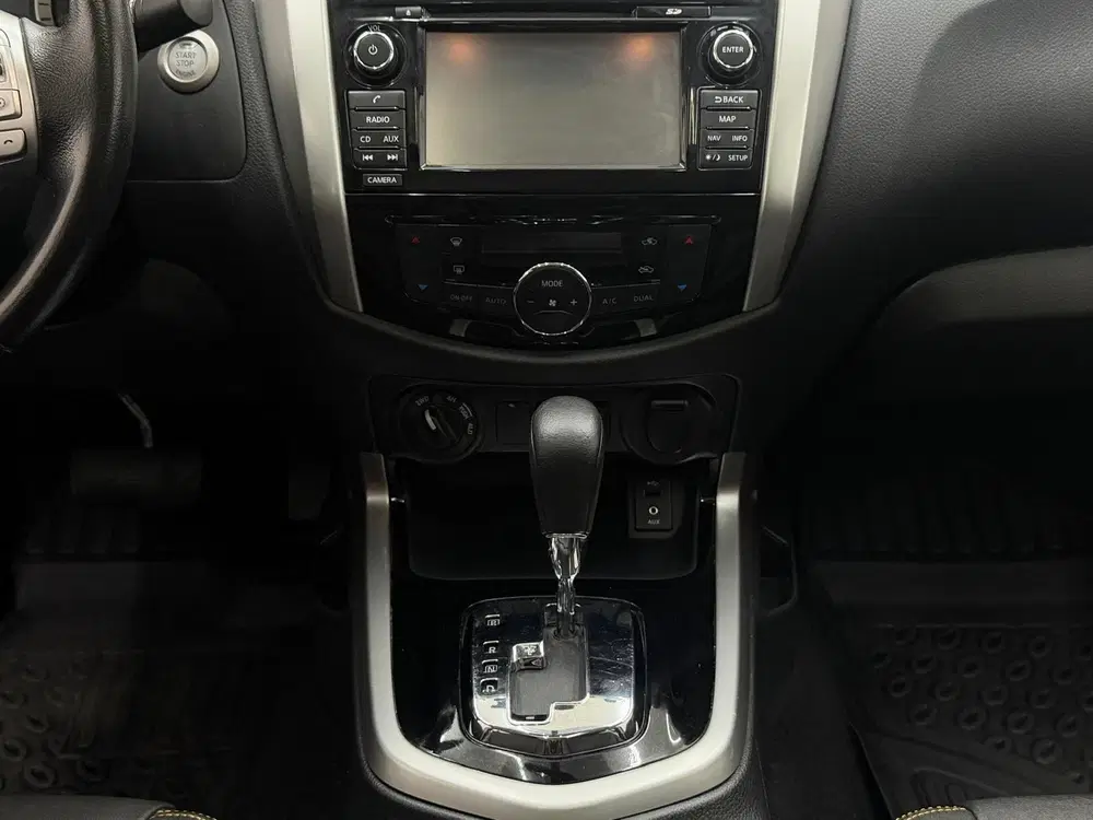 Nissan Navara 2.3 dCi N-Connecta Double Cab NL-AUTO uit 2020, foto 15