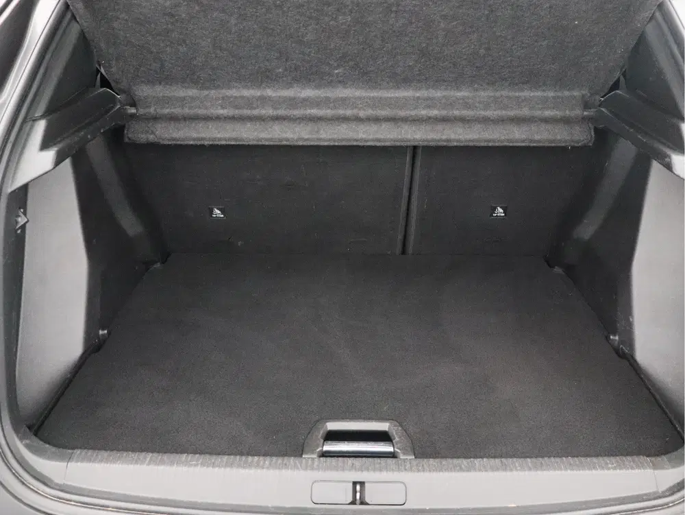 Peugeot 2008 1.2 PureTech Allure Pack uit 2022, foto 15