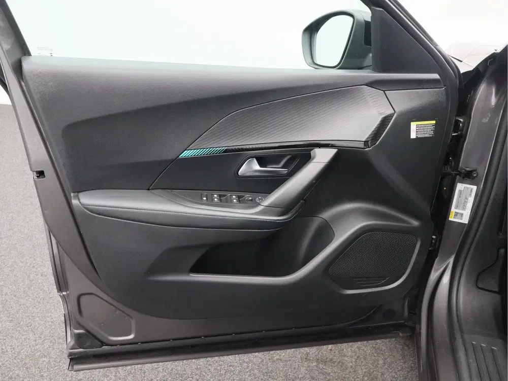 Peugeot 2008 1.2 PureTech Allure Pack uit 2022, foto 8