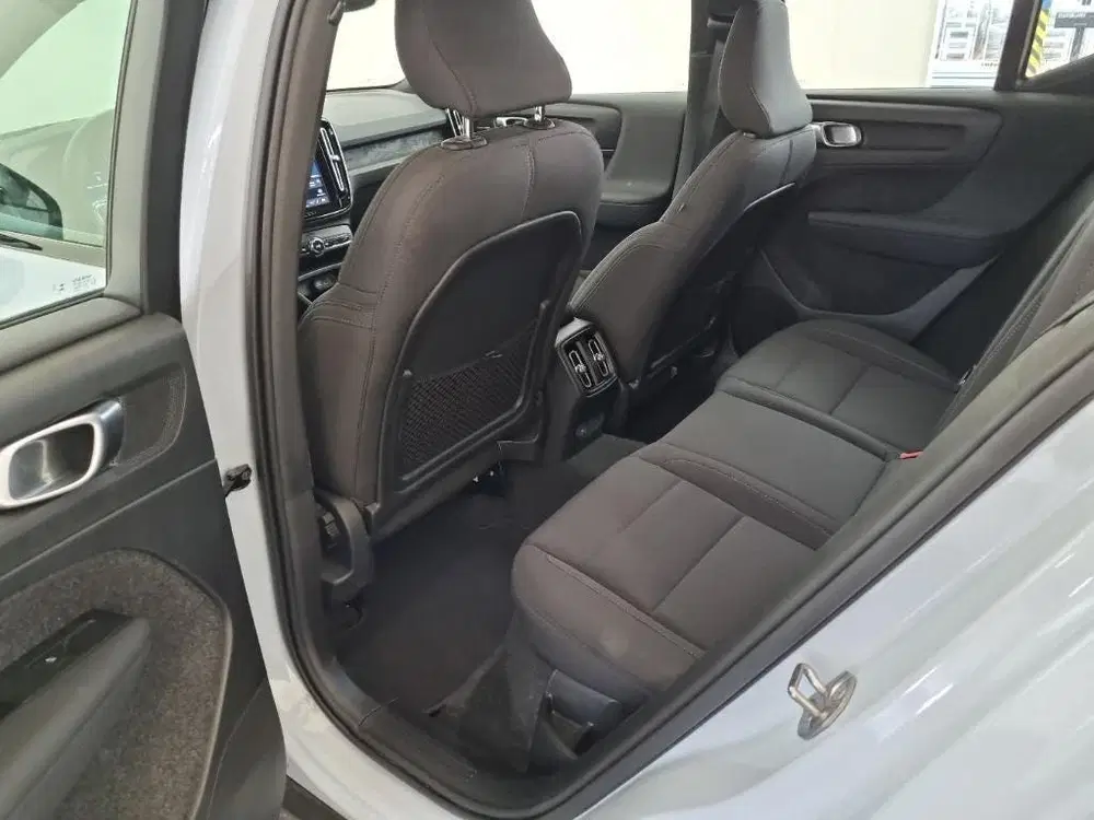 Volvo EX40 Single Motor Extended Range Plus 82 kWh uit 2025, foto 6