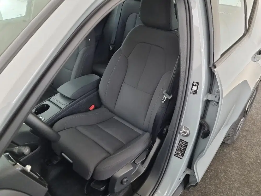 Volvo EX40 Single Motor Extended Range Plus 82 kWh uit 2025, foto 5