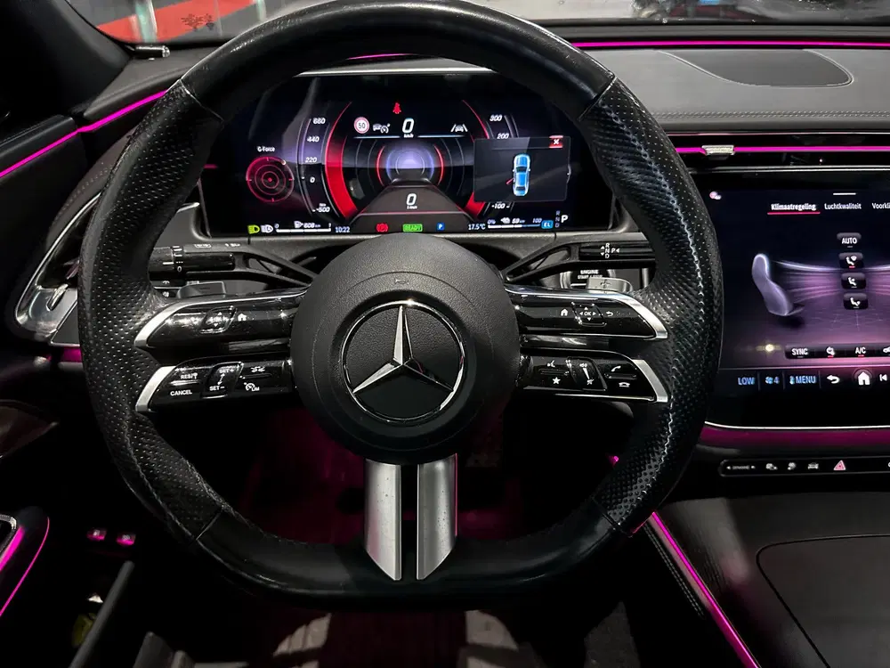 Mercedes-Benz E-Klasse 400 e 4MATIC AMG AlpinGrey uit 2023, foto 13