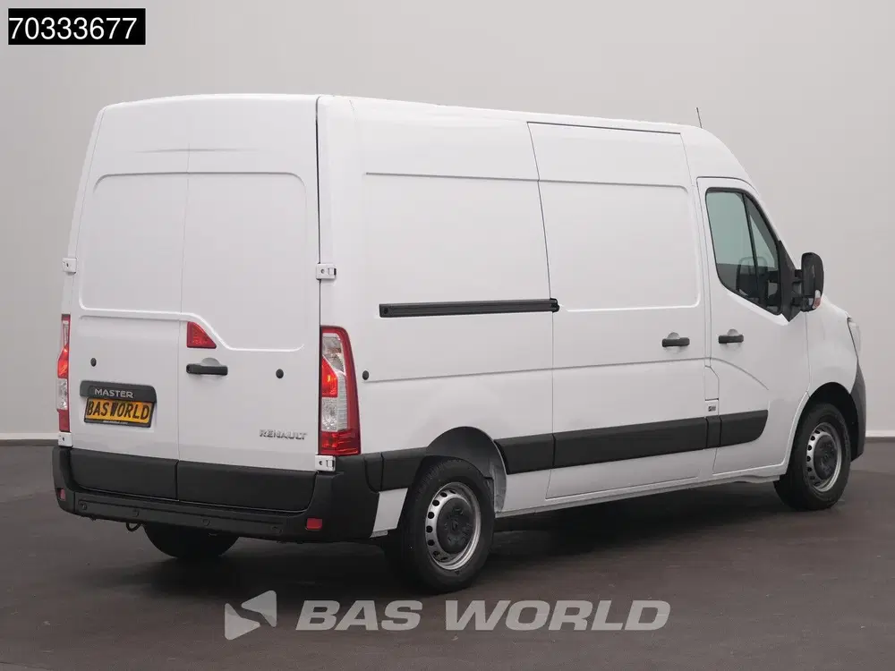 Renault Master 135PK L2H2 Airco Cruise Parkeersensoren BP uit 2023, foto 2