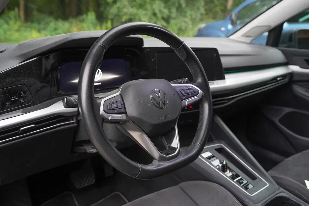Volkswagen Golf 1.5 eTSI Pano uit 2023, foto 12