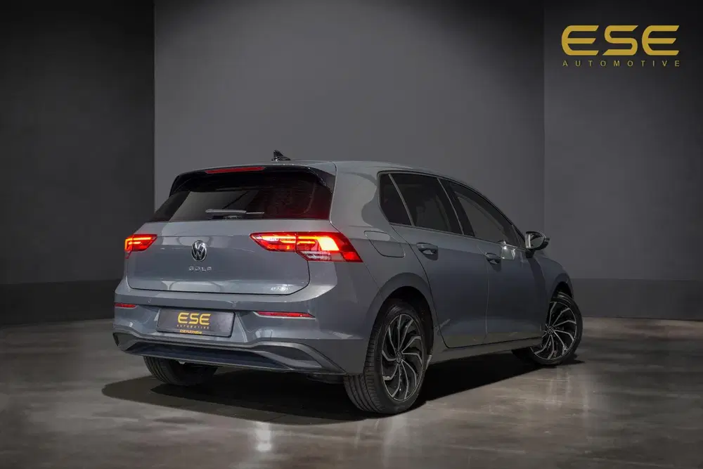 Volkswagen Golf 1.5 eTSI Pano uit 2023, foto 3