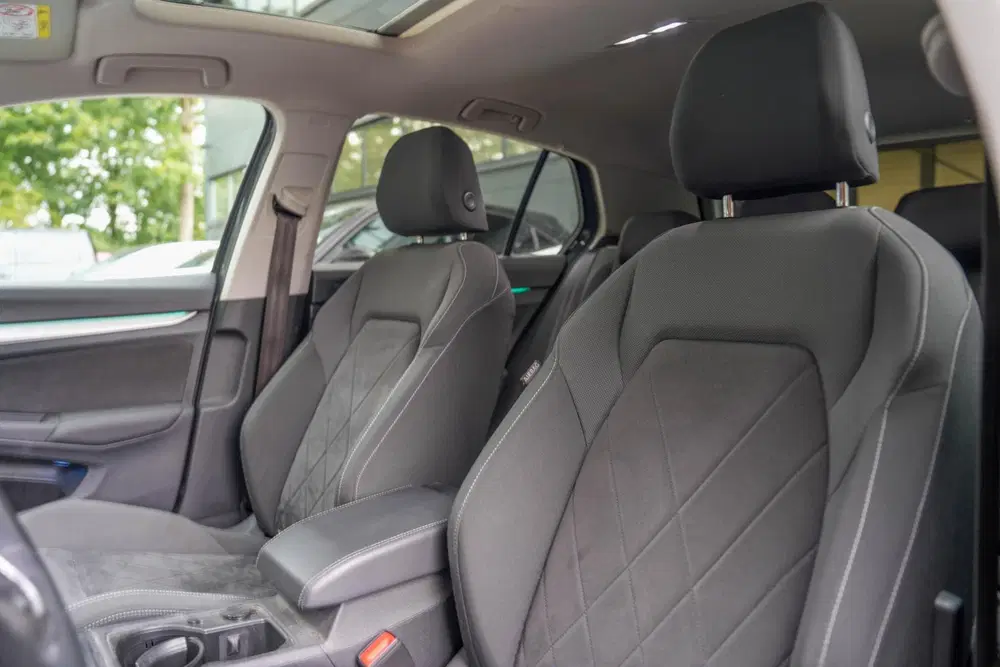 Volkswagen Golf 1.5 eTSI Pano uit 2023, foto 8