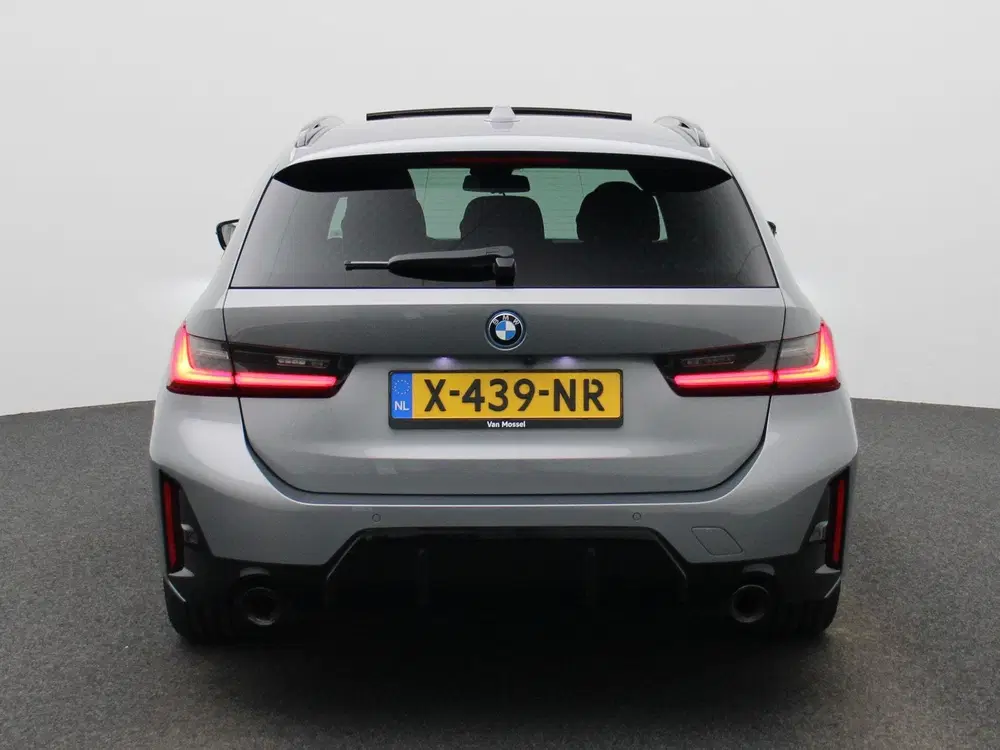 BMW 3-serie 320e uit 2024, foto 5