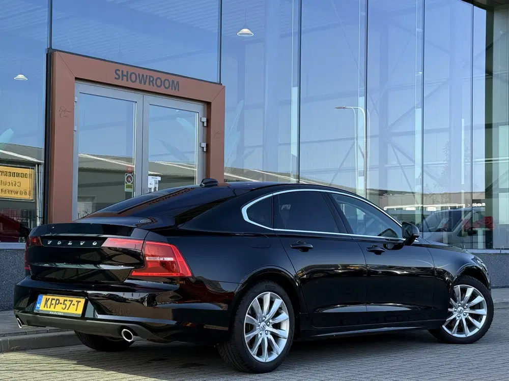 Volvo S90 2.0 T4 Momentum uit 2020, foto 11