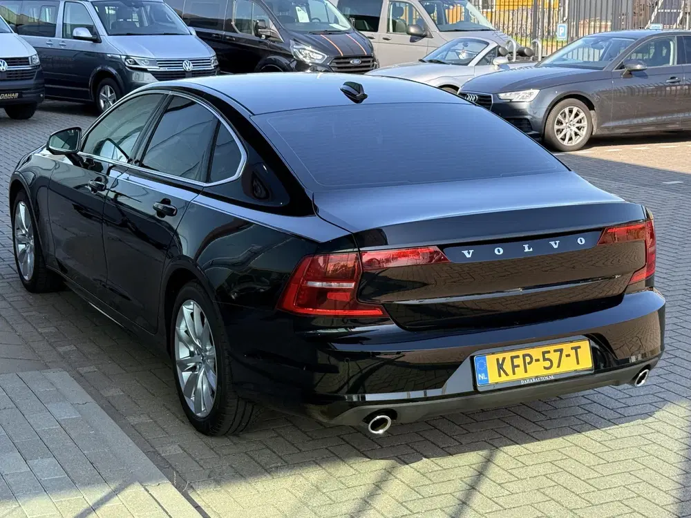 Volvo S90 2.0 T4 Momentum uit 2020, foto 12